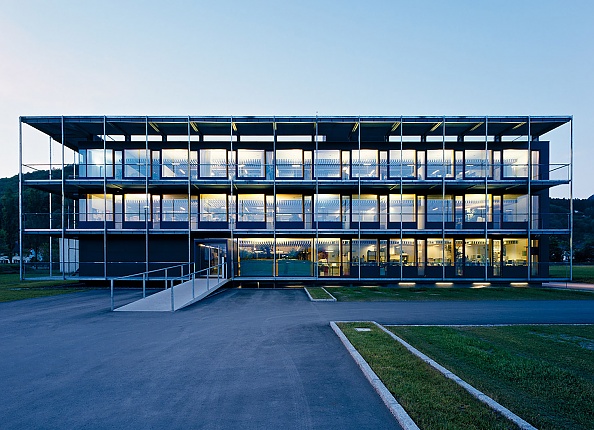 Omicron Development Center, Klaus (A) / Hecht Licht- und Elektroplanung